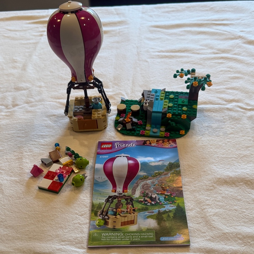 LEGO Friends Adventure Hot Air Balloon - Purple and White - Picture 2 of 4